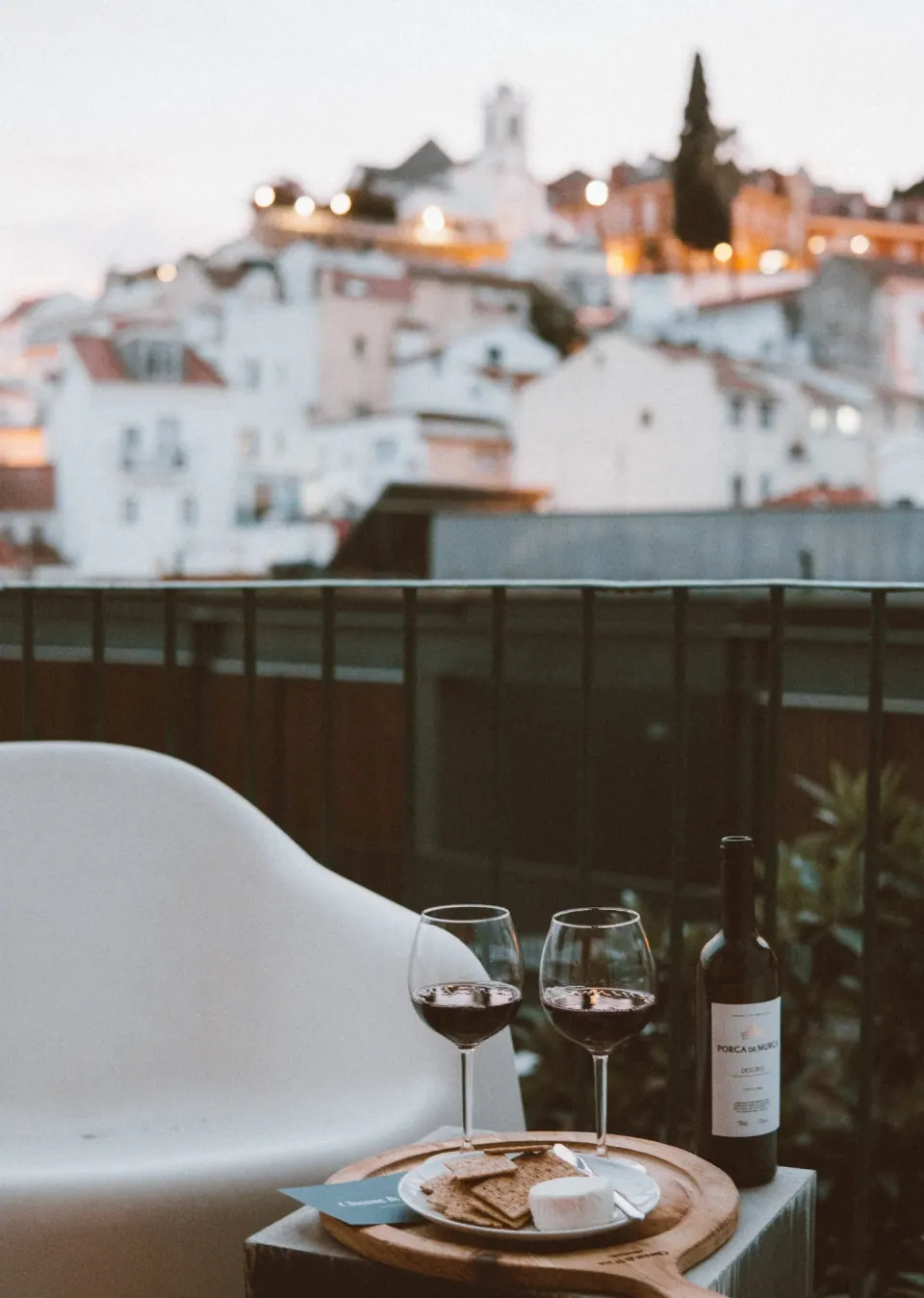 LeGrand Vin - Avec ses lignes élégantes, son logo incarne parfaitement la sophistication et l’excellence. 2