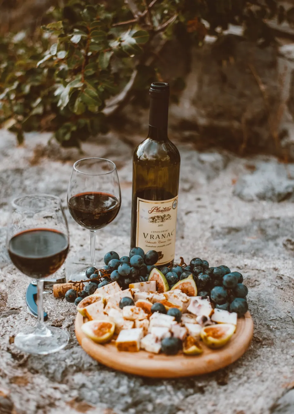 LeGrand Vin - Avec ses lignes élégantes, son logo incarne parfaitement la sophistication et l’excellence. 1
